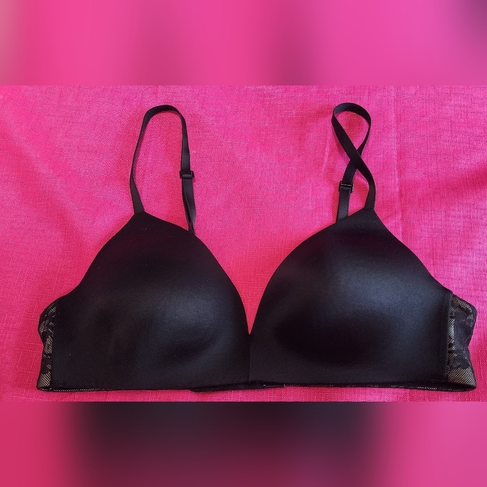 GAP Black Smooth-Cup Bra Intimates & Sleepwear
